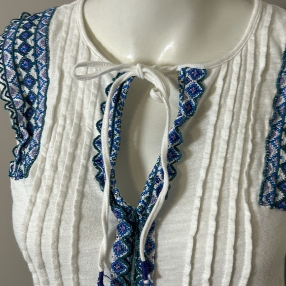 Anthropologie Sigrid White Blue Embroidered Top  Keyhole Tie Front Sz S - Picture 3 of 10